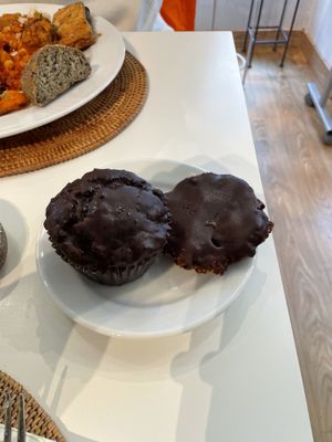 Desserts muffin et cookie  at The Sacred in Zurich