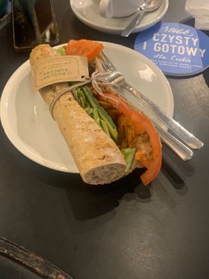 vegan chicken sanndwich at Caffe Nero in Cirencester