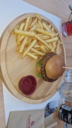 Oat burger   at Carpe Diem in Zakynthos