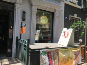 Front of venue (not wheelchair accessible) at Fresh From Hell in New York City