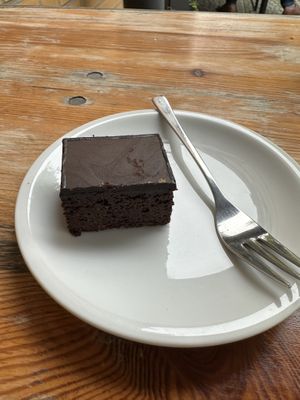 brownie- perfect size and very good  at My Deli Love  in Berlin