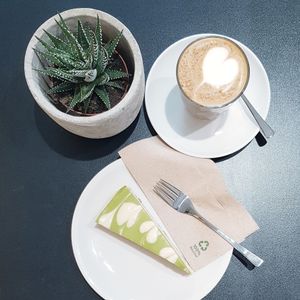 Flatwhite with matcha white cheese cake at My Deli Love  in Berlin
