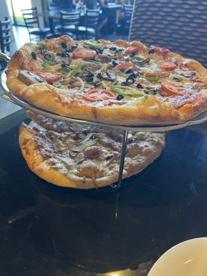 Pizza on the top is the vegan one!   at Mellow Mushroom in Lakeland