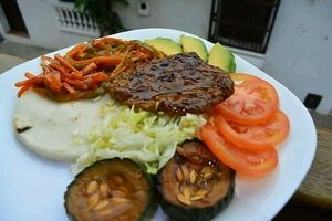 bandeja  at Mar y Hojas Cocina Vegana in Cartagena