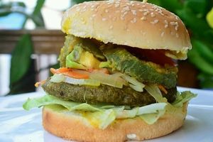 Vegguie Burguer at Mar y Hojas Cocina Vegana in Cartagena