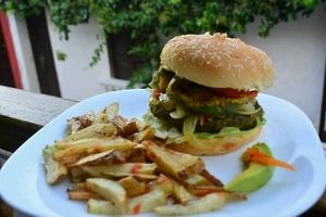 Burguer at Mar y Hojas Cocina Vegana in Cartagena