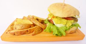 Hamburguesa Mexicana at Mar y Hojas Cocina Vegana in Cartagena