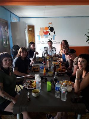 vegan friends, burger & vegan lunch at Mar y Hojas Cocina Vegana in Cartagena