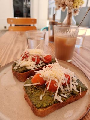 Toast with avocado and tomatoes at Goldig in Lagos