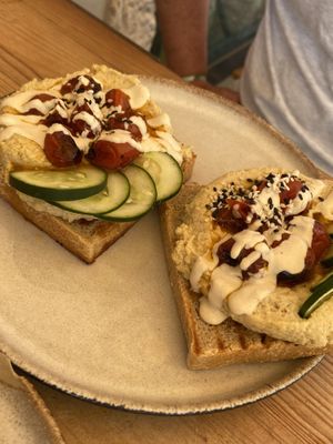Tostadas de hummus  at Goldig in Lagos