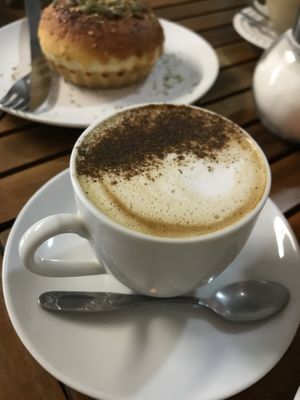 Capuccino com leite de amendoim caseiro  at Pop Art Cafe in Foz Do Iguacu