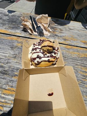  at Cinnaholic in Los Angeles