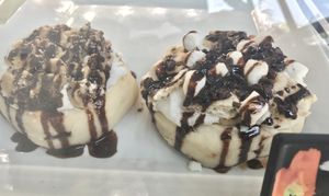 Premade buns at Cinnaholic in Los Angeles