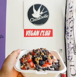 Build Your Own roll at Cinnaholic in Los Angeles