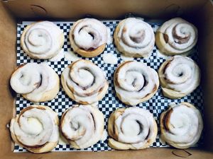 A dozen cinnamon rolls for thanksgiving 😍 at Cinnaholic in Los Angeles