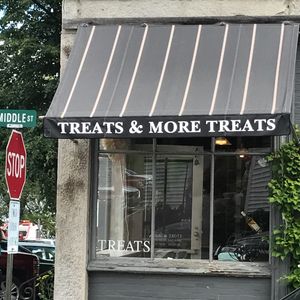 storefront  at Treats in Wiscasset