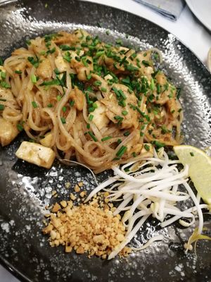 Fideos de arroz con tofu y heura. at Prick Thai in Cambrils