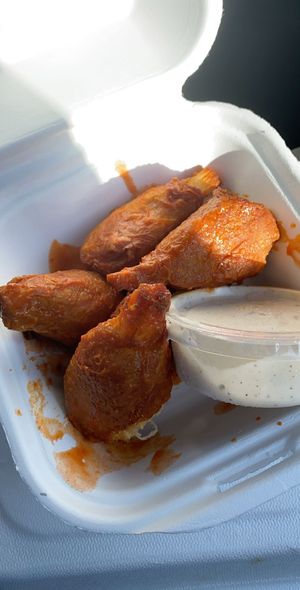 Wings at The Buzz Mill in San Marcos