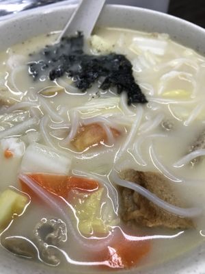 Sliced Fish Noodles at SHU Vegetarian 蔬方斋 - Ang Mo Kio  in Northeast Singapore