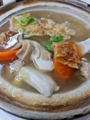 Claypot hot soup ~ 7/10/21 at SHU Vegetarian 蔬方斋 - Ang Mo Kio  in Northeast Singapore