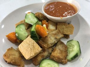 Indian Rojak with Tempeh at SHU Vegetarian 蔬方斋 - Ang Mo Kio  in Northeast Singapore