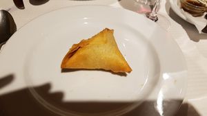 Vegan samossas at Sanskar Nepal in Lisbon