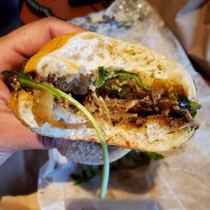 Creamy Shroom Sandwich

$8.95

Grilled mushroom, grilled onion, cashew cheese sauce, organic arugula, 1000 island dressing. at enVegan in Morrow