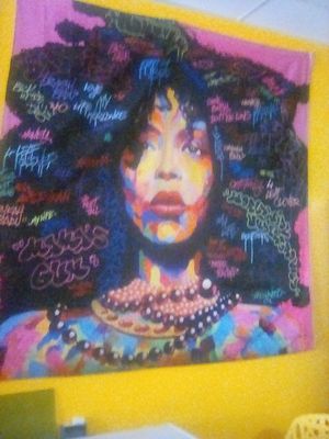 Decor at Dajen Eats in Eatonville