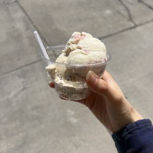 red velvet cheesecake (top)& pineapple upside down cake(bottom)  at Dajen Eats in Eatonville
