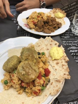 falafel e gyros vegano con couscous e pane carasau   at La Vie En Rose in Trento
