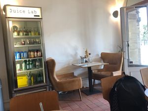 Cute at Mandarine in Paris