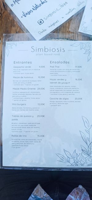 Entrantes y ensaladas at Simbiosis in Ibiza