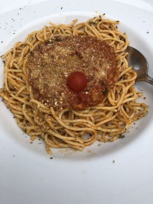 Spaghetti Bolognaise Seitan at Xisko in Guimaraes