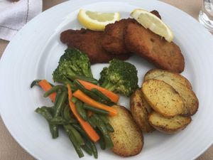 Breaded seitan and vegetables at Xisko in Guimaraes