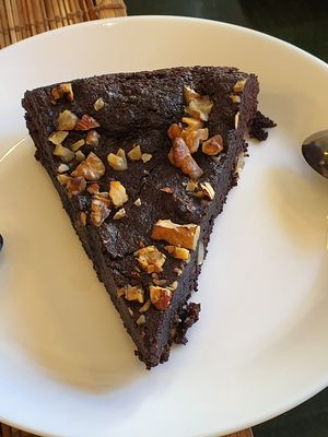 Vegan brownie at Veggie in Casablanca
