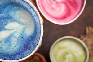 Beautiful Sky latte (blue matchat), green matcha latte or pink latte (beetroot) at Falafel Bro - Oruzheynyy in Moscow