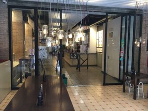 Looking in at Bacoa - Universitat in Barcelona