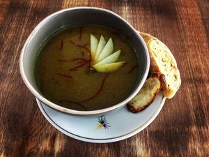 Apfel-Selleriesuppe at Crops in Magdeburg