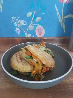 Sandwich "grilled-cheese", lecker at Crops in Magdeburg