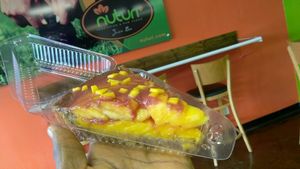 Mango Nectarine Fruitpie (rawvegan) at Nuturi in Snellville