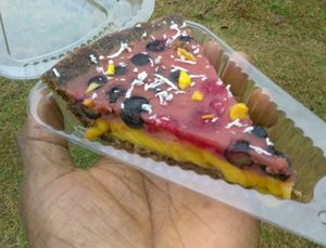 Mango Berry fruitpie #rawvegan at Nuturi in Snellville