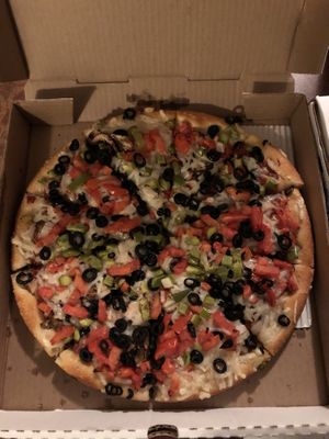 Herbivore Pizza with vegan Daiya-Cheese at Red Tomato Pies in Williams Lake