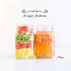 Hot or Cold Fruit Tea blended with
4 fruits is so good and delicate that you want to taste it again and again. at Dr. Vegan 닥터비건 in Seoul