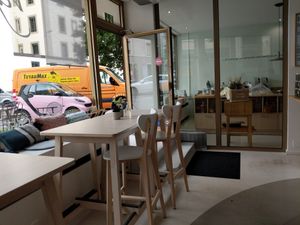 Lots of places to sit and lots of light at Alive in Geneva