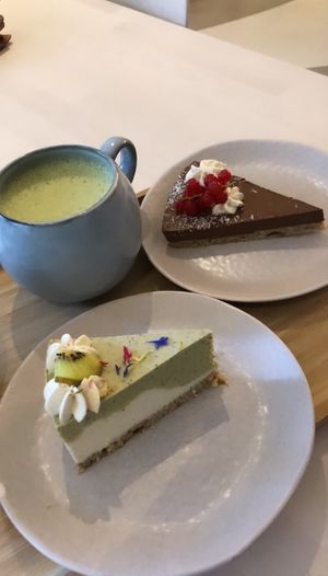 Macha, tartes aux chocolat et cheescake matcha   at Alive in Geneva