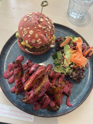 Alive burger  at Alive in Geneva