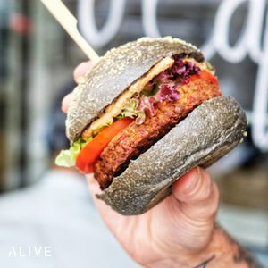 Vegan Burger at Alive in Geneva