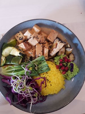 Curry 🍛 Massamam at Alive in Geneva