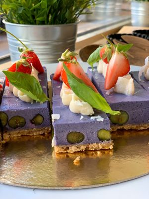 Cheesecake myrtilles at Alive in Geneva