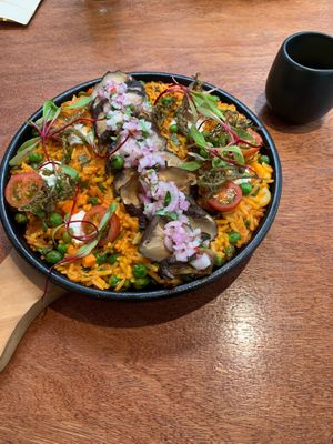Concolón de vegetales, como arroz con mariscos hecho vegano at Veda Restaurante in Miraflores